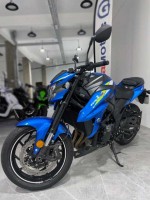 SUZUKI GSX-S750